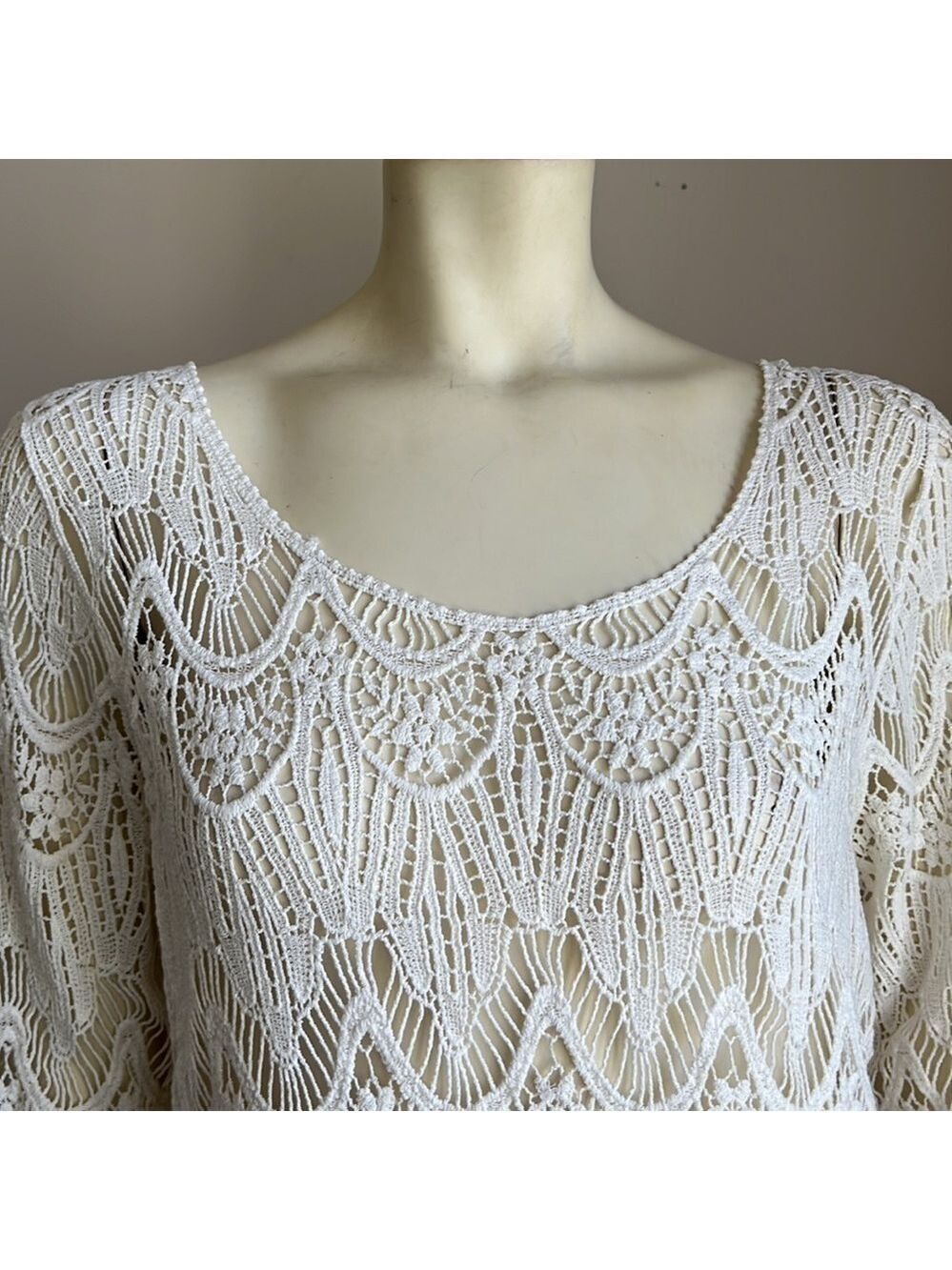 NWT Subtle Luxury Women’s Crochet 3/4 Sleeve Top Boho Glam Cream White S/M - Picture 8 of 14